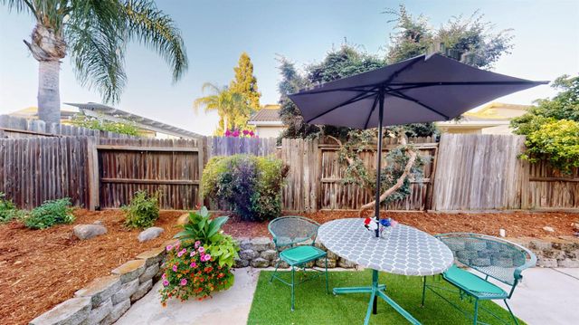 127 Douglas Dr, Lincoln, CA 95648