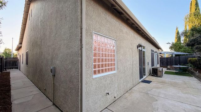127 Douglas Dr, Lincoln, CA 95648