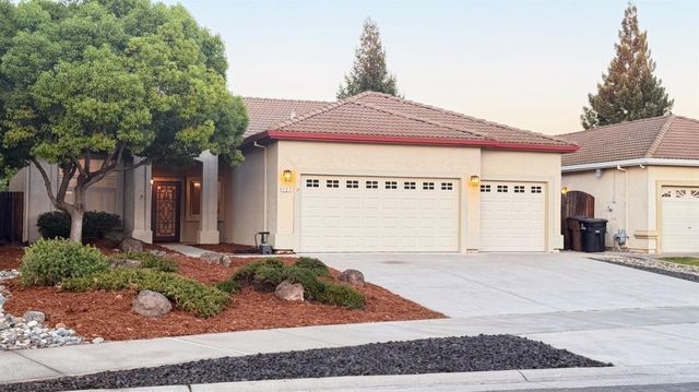 127 Douglas Dr, Lincoln, CA 95648