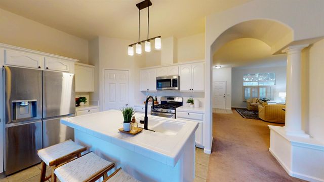 127 Douglas Dr, Lincoln, CA 95648
