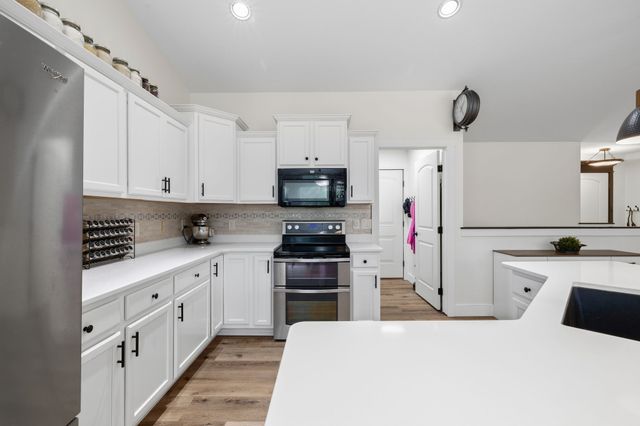 7408 Longboat Drive, Johnston, IA 50131