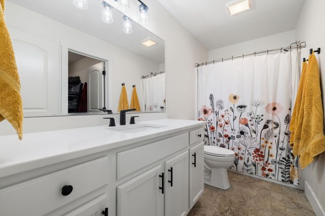 7408 Longboat Drive, Johnston, IA 50131