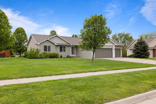 7408 Longboat Drive, Johnston, IA 50131