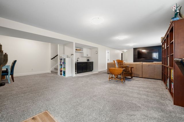 7408 Longboat Drive, Johnston, IA 50131