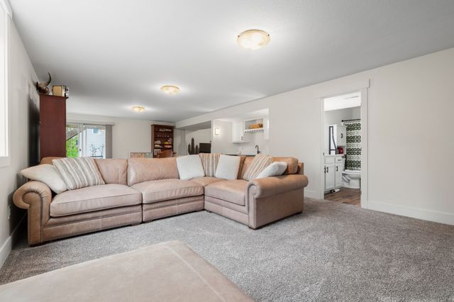 7408 Longboat Drive, Johnston, IA 50131