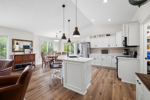 7408 Longboat Drive, Johnston, IA 50131