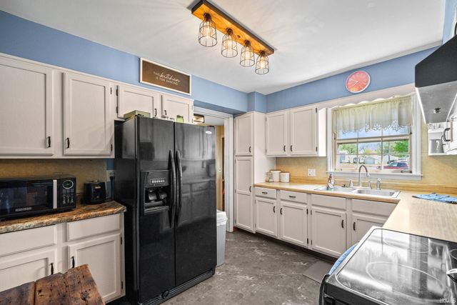 305 E 3Rd Street, Brookston, IN 47923