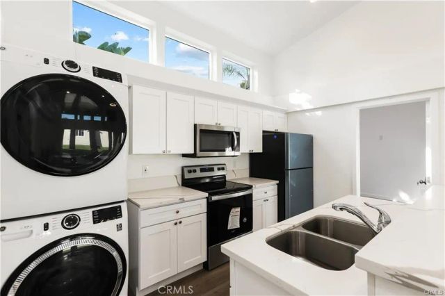 552 N Cambridge St, Orange, CA 92867