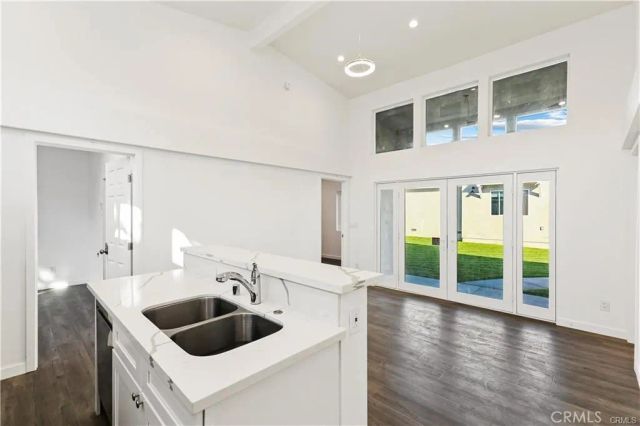 552 N Cambridge St, Orange, CA 92867