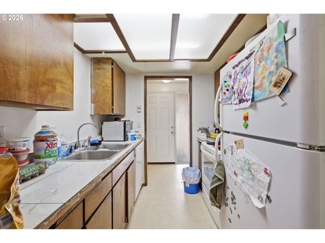1675 N DANEBO Ave, Eugene, OR 97402