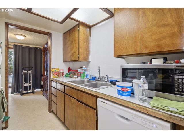 1675 N DANEBO Ave, Eugene, OR 97402