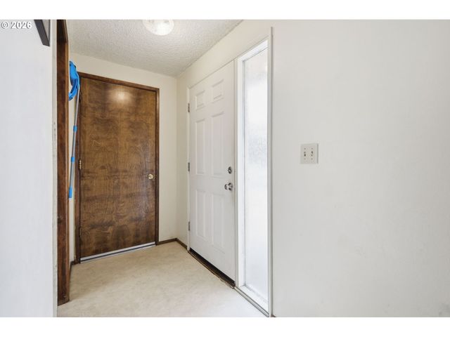 1675 N DANEBO Ave, Eugene, OR 97402