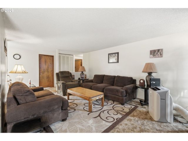 1675 N DANEBO Ave, Eugene, OR 97402
