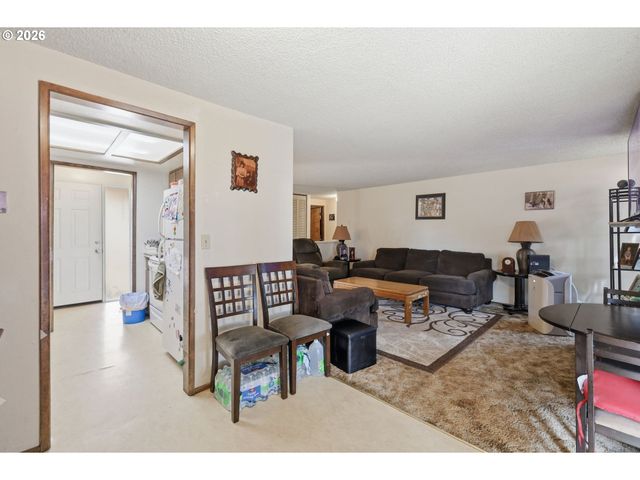 1675 N DANEBO Ave, Eugene, OR 97402