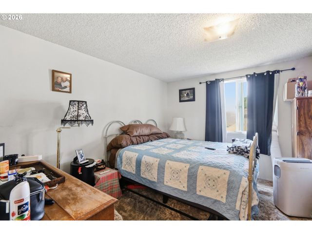 1675 N DANEBO Ave, Eugene, OR 97402
