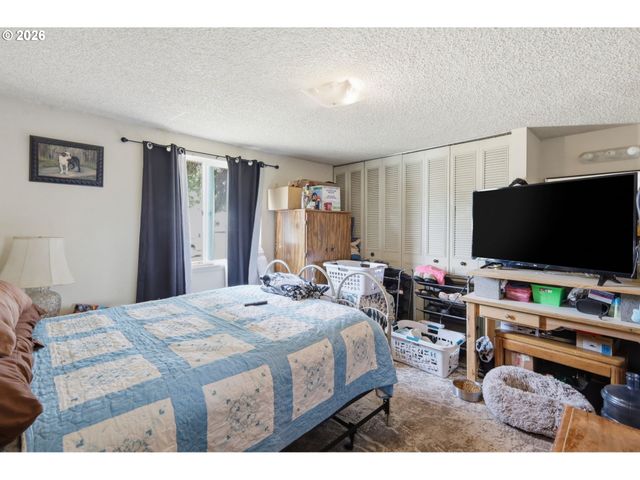 1675 N DANEBO Ave, Eugene, OR 97402