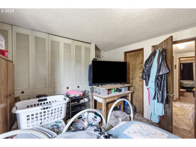 1675 N DANEBO Ave, Eugene, OR 97402