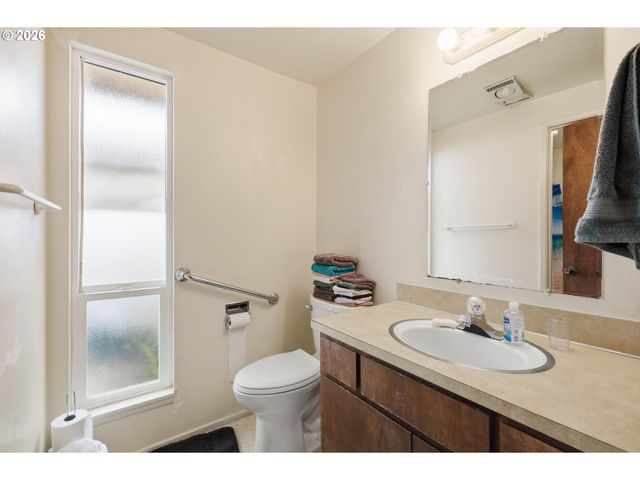 1675 N DANEBO Ave, Eugene, OR 97402