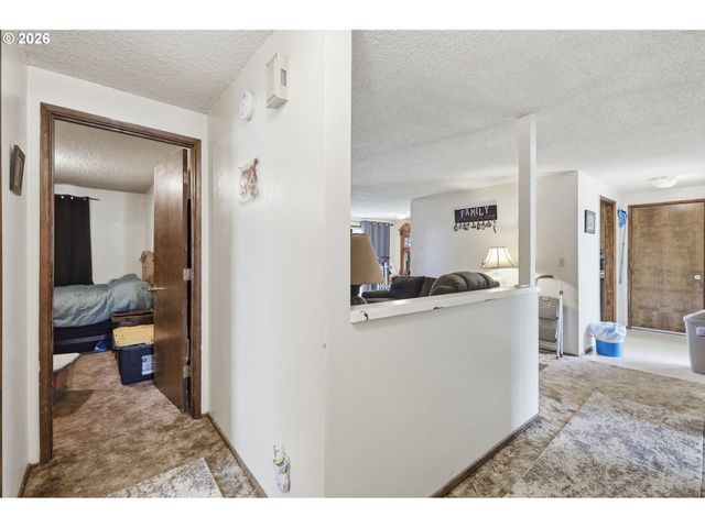 1675 N DANEBO Ave, Eugene, OR 97402