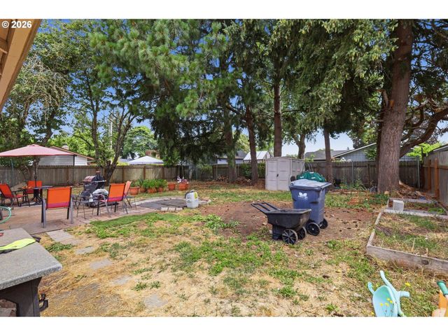 1675 N DANEBO Ave, Eugene, OR 97402