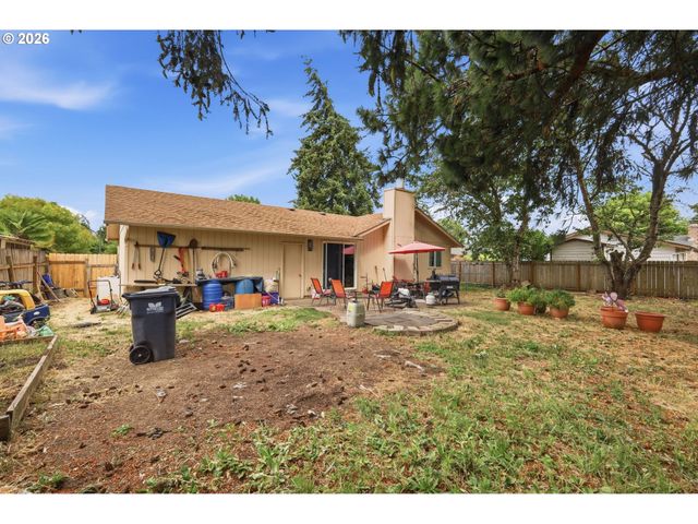 1675 N DANEBO Ave, Eugene, OR 97402