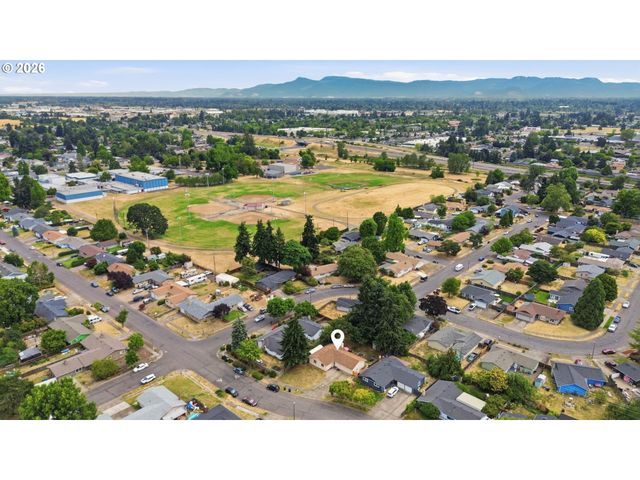1675 N DANEBO Ave, Eugene, OR 97402