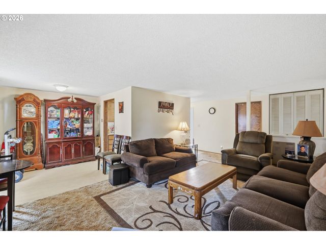 1675 N DANEBO Ave, Eugene, OR 97402