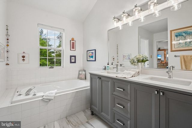 39 CONGRESS CIR, Medford, NJ 08055