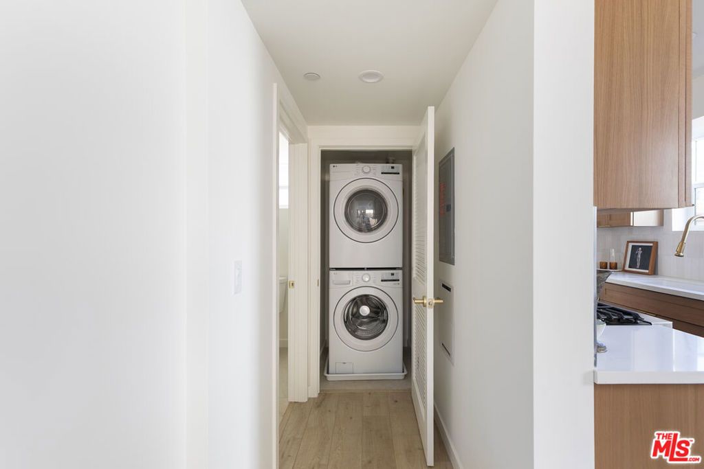 Image 12 of property listing at 1233 1/2 N June Street, Los Angeles, CA 90028