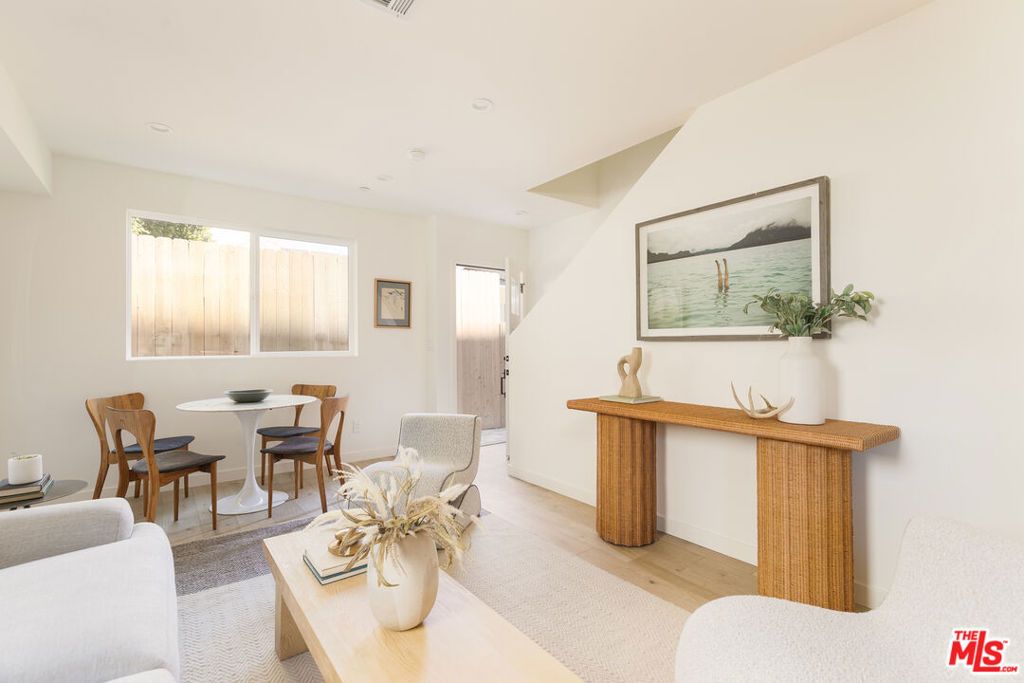 Image 13 of property listing at 1233 1/2 N June Street, Los Angeles, CA 90028