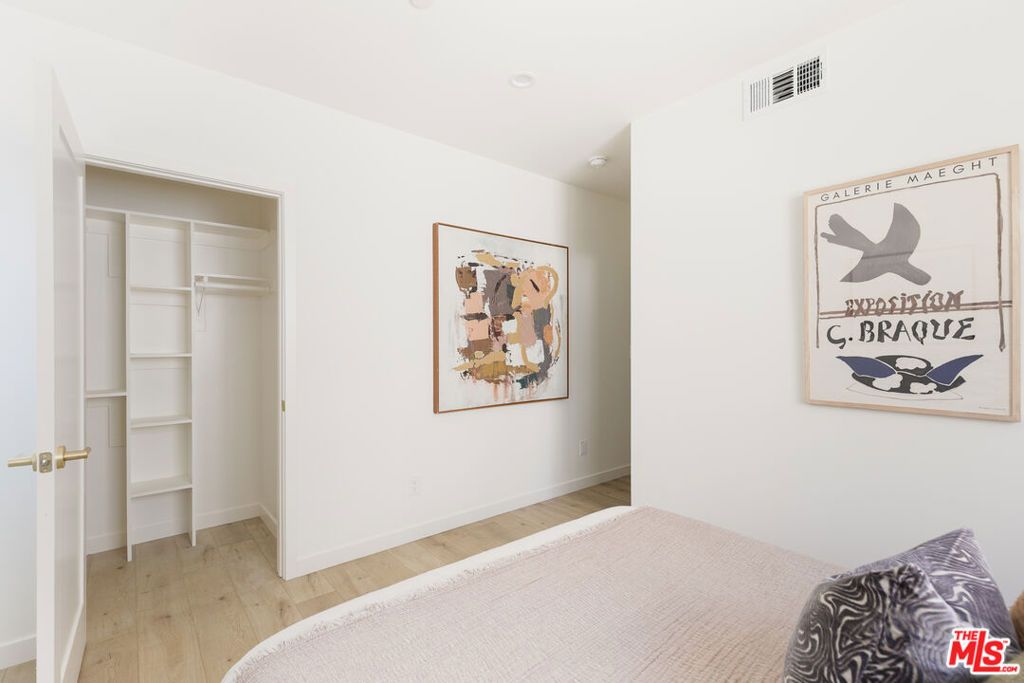 Image 15 of property listing at 1233 1/2 N June Street, Los Angeles, CA 90028