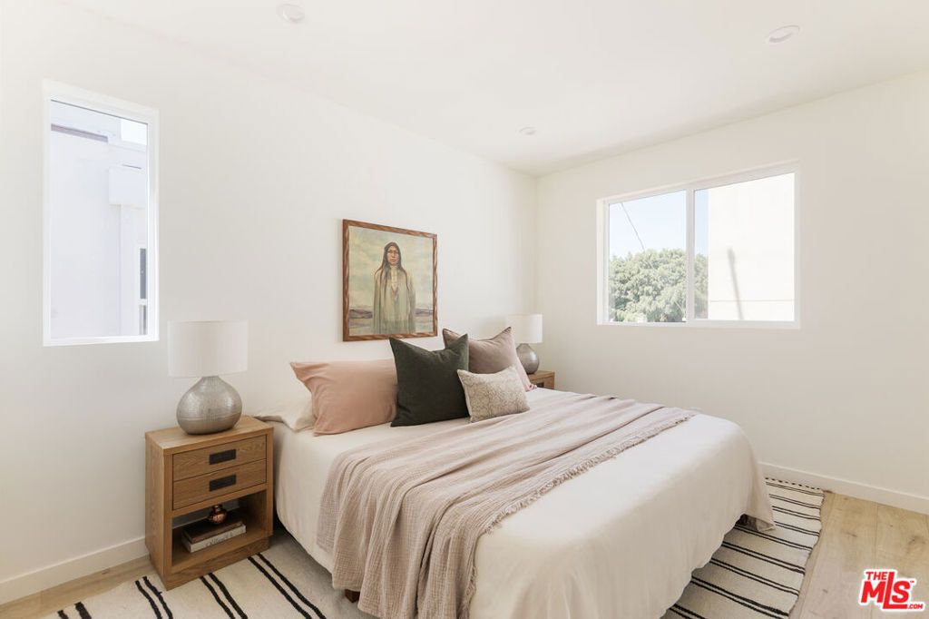 Image 18 of property listing at 1233 1/2 N June Street, Los Angeles, CA 90028