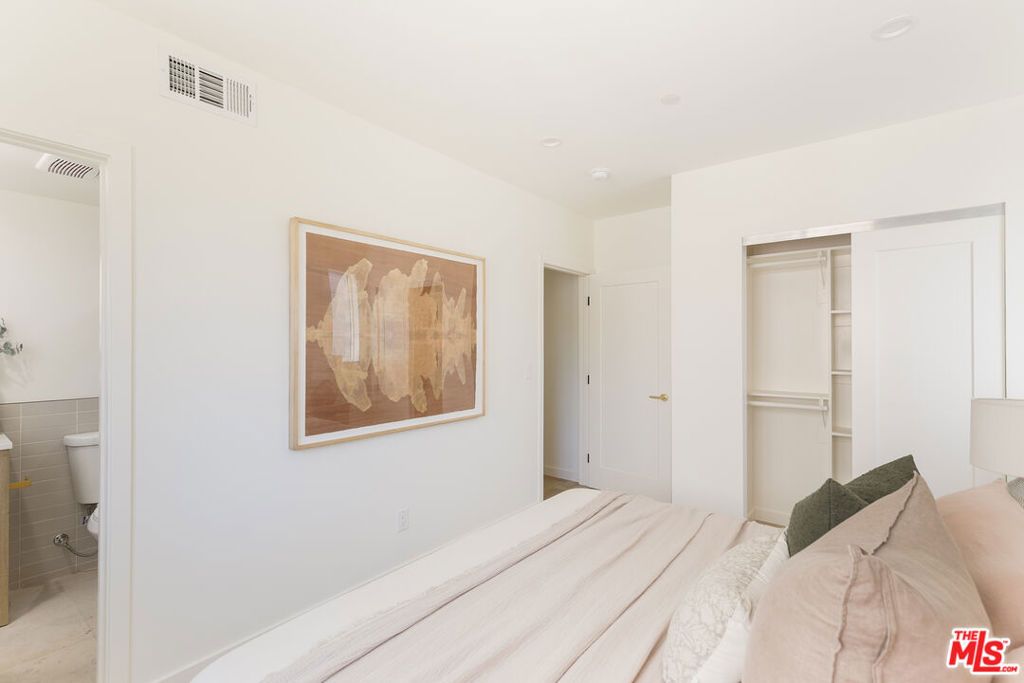 Image 19 of property listing at 1233 1/2 N June Street, Los Angeles, CA 90028