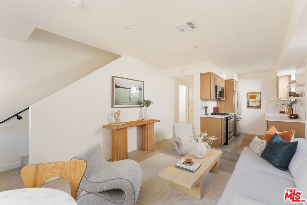 Image 3 of property listing at 1233 1/2 N June Street, Los Angeles, CA 90028