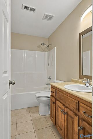 275 Narrow Lane, New Market, AL 35761