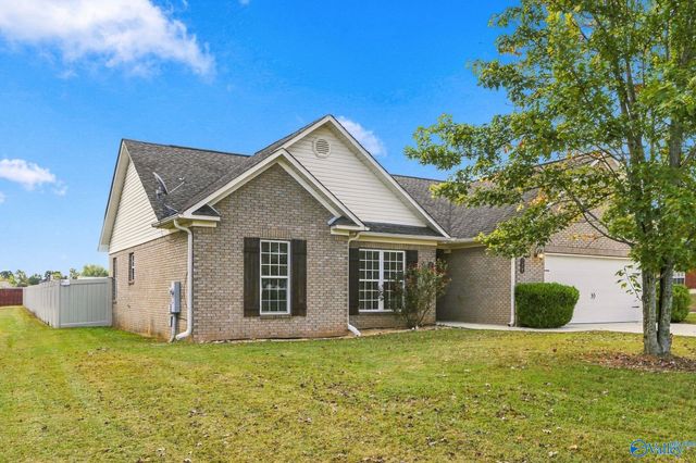 275 Narrow Lane, New Market, AL 35761