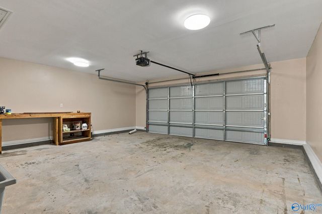 275 Narrow Lane, New Market, AL 35761