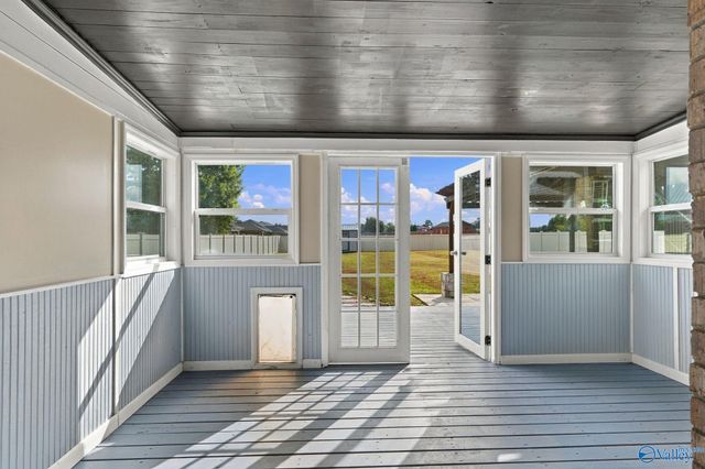 275 Narrow Lane, New Market, AL 35761