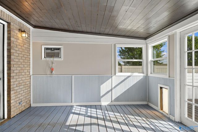275 Narrow Lane, New Market, AL 35761