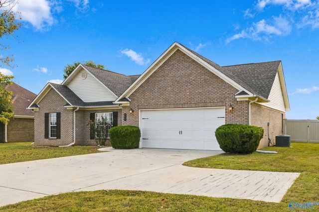 275 Narrow Lane, New Market, AL 35761