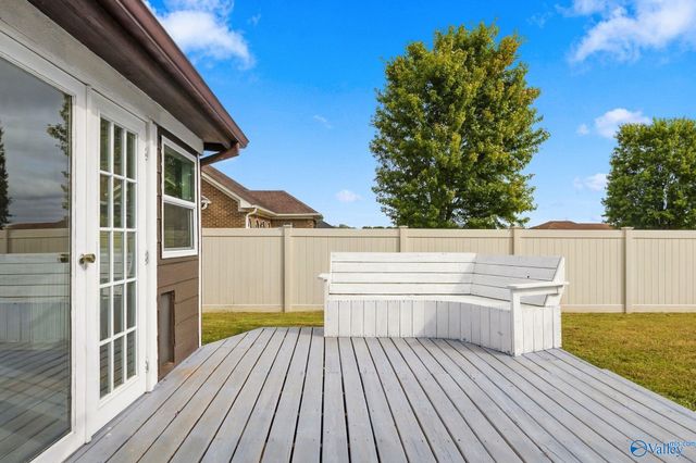 275 Narrow Lane, New Market, AL 35761
