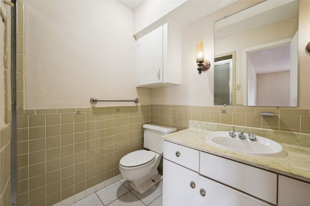 5838 Sandhurst Lane, Dallas, TX 75206