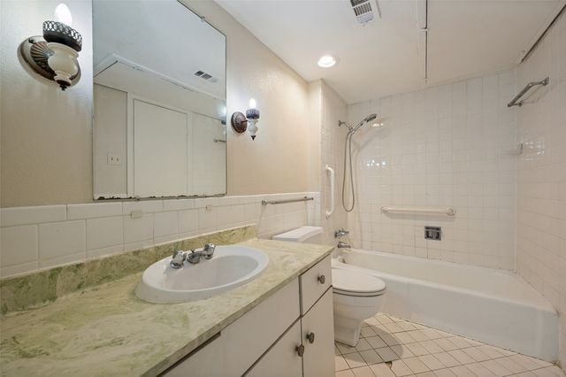 5838 Sandhurst Lane, Dallas, TX 75206