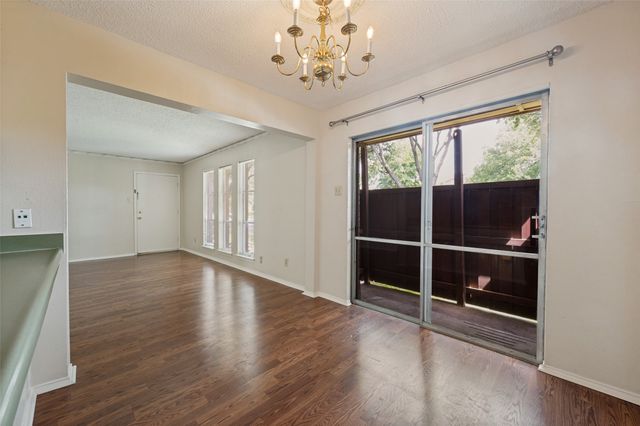 5838 Sandhurst Lane, Dallas, TX 75206