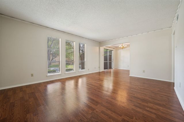 5838 Sandhurst Lane, Dallas, TX 75206