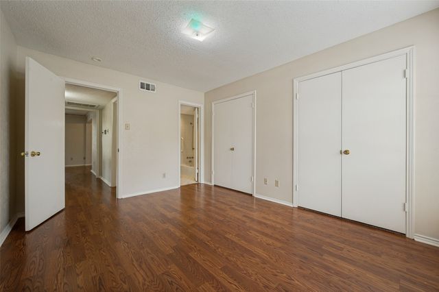 5838 Sandhurst Lane, Dallas, TX 75206