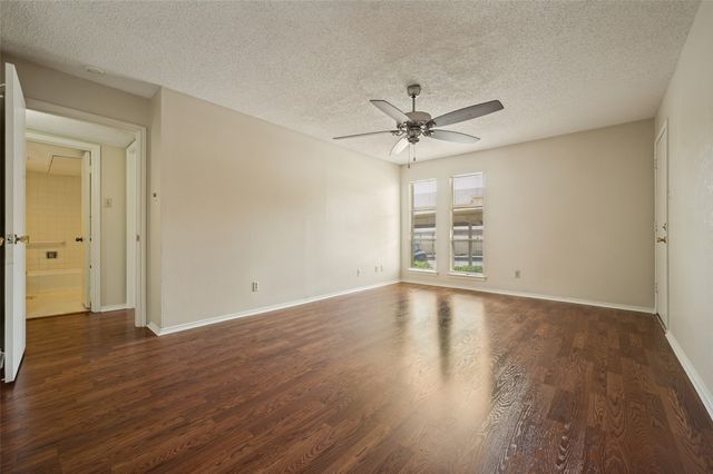5838 Sandhurst Lane, Dallas, TX 75206
