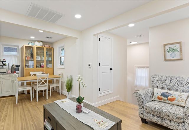 305 4th Avenue, Bay Shore, NY 11706