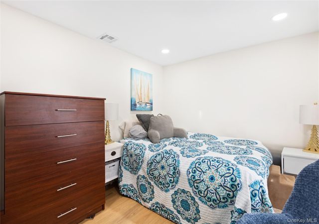 305 4th Avenue, Bay Shore, NY 11706