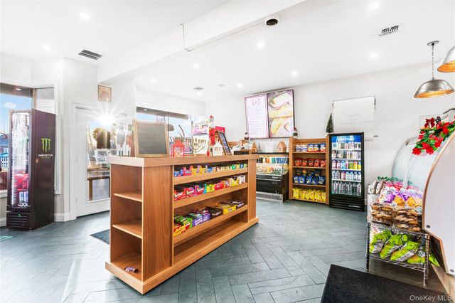 305 4th Avenue, Bay Shore, NY 11706